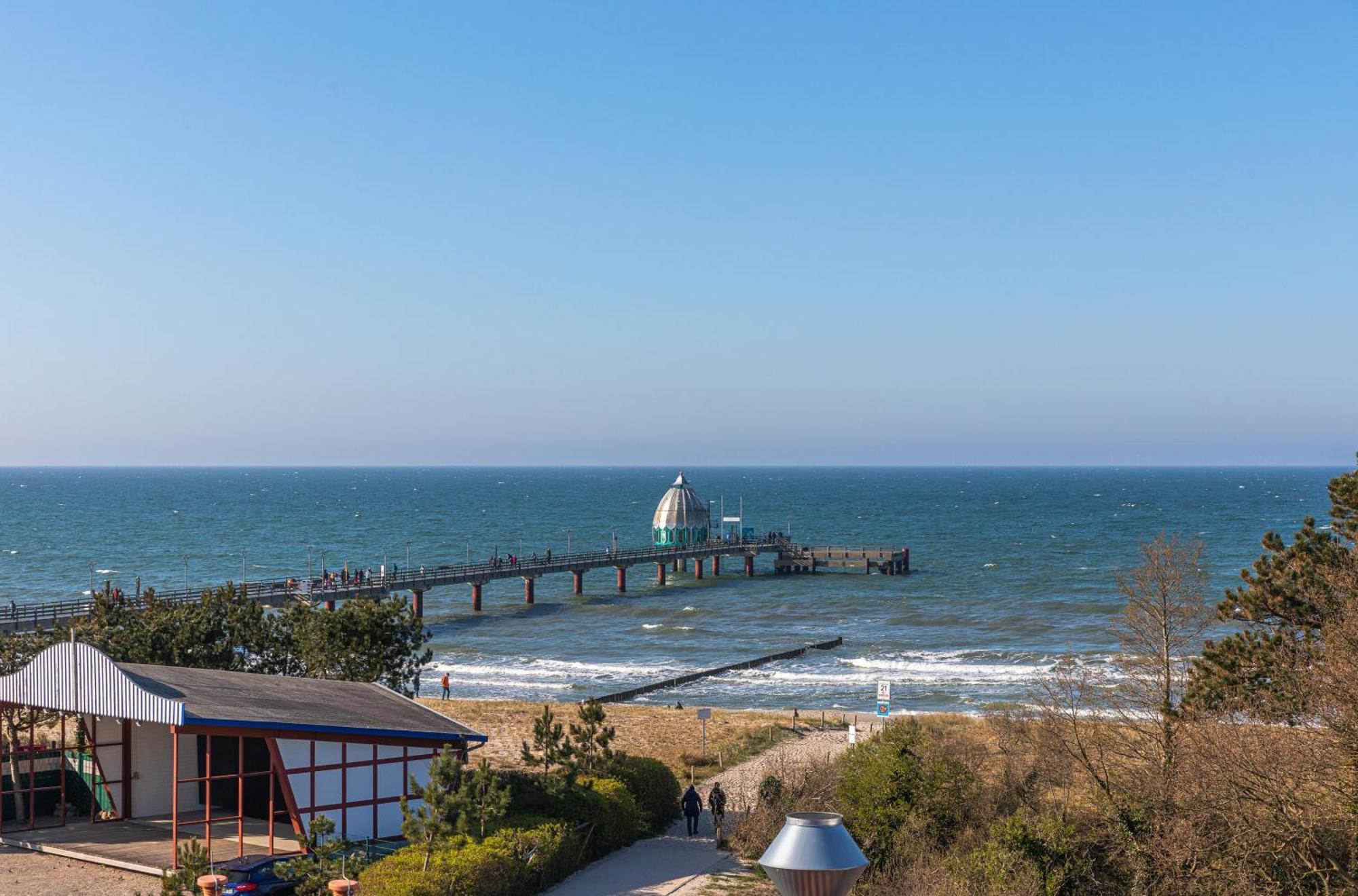 Krosse Krabbe An Der Seebruecke Zingst Ngoại thất bức ảnh