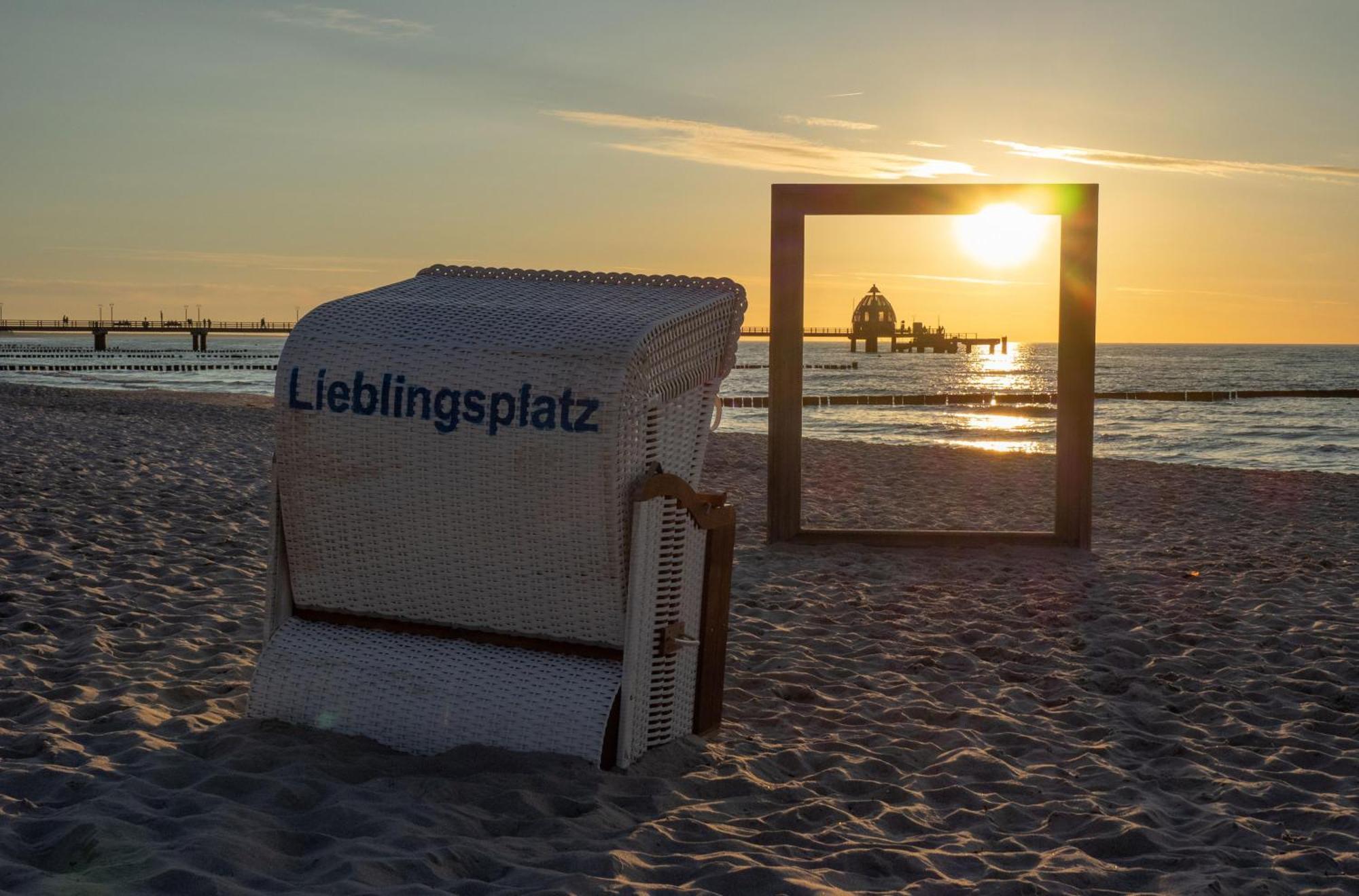 Krosse Krabbe An Der Seebruecke Zingst Ngoại thất bức ảnh