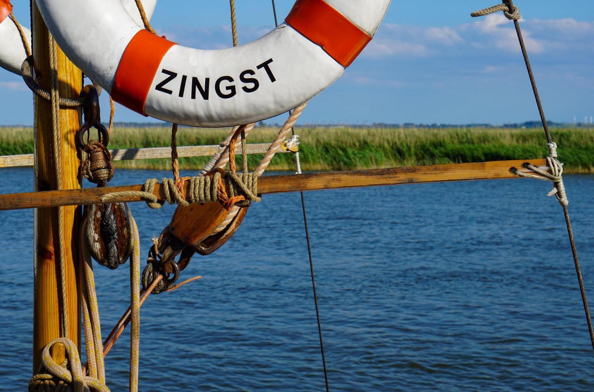Krosse Krabbe An Der Seebruecke Zingst Ngoại thất bức ảnh